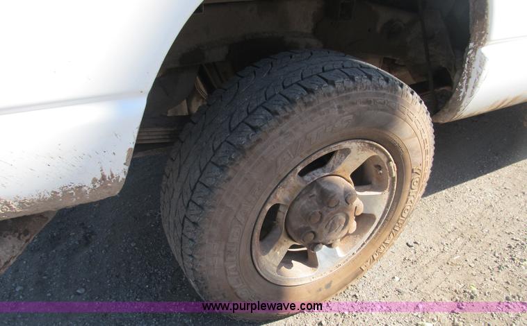 image for item B2926 2007 Dodge Ram 2500 HD Quad Cab pickup truck