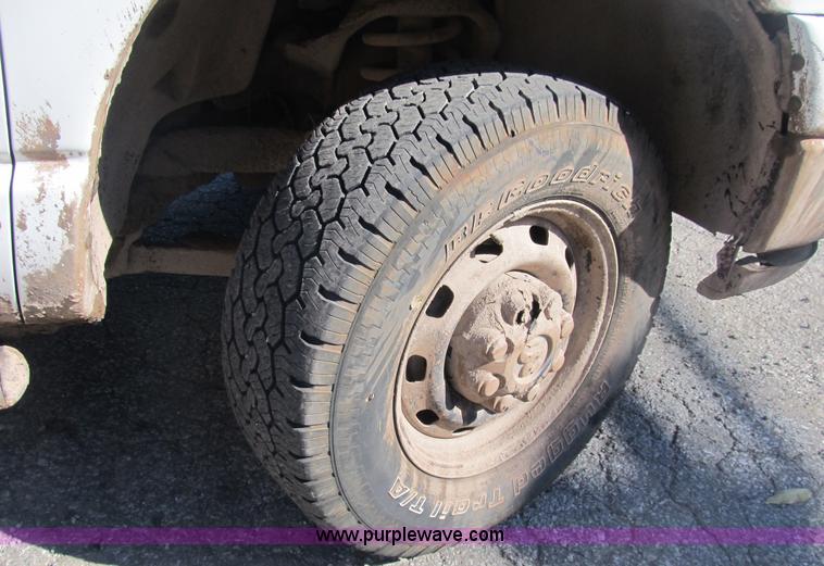 image for item B2926 2007 Dodge Ram 2500 HD Quad Cab pickup truck