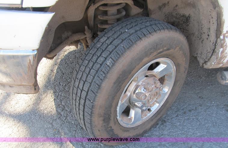 image for item B2926 2007 Dodge Ram 2500 HD Quad Cab pickup truck
