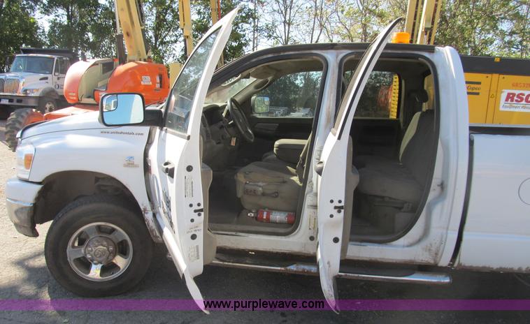 image for item B2926 2007 Dodge Ram 2500 HD Quad Cab pickup truck
