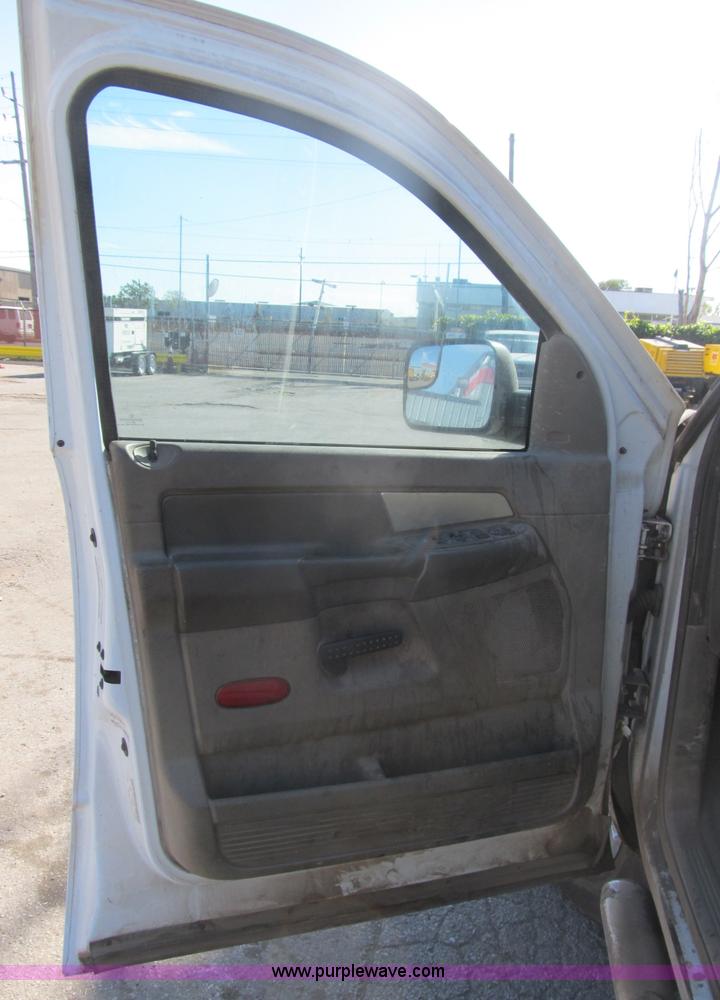 image for item B2926 2007 Dodge Ram 2500 HD Quad Cab pickup truck