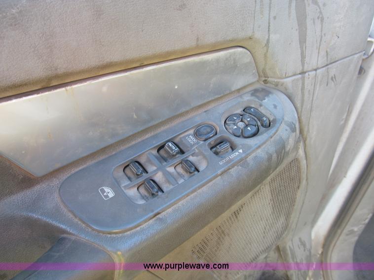 image for item B2926 2007 Dodge Ram 2500 HD Quad Cab pickup truck