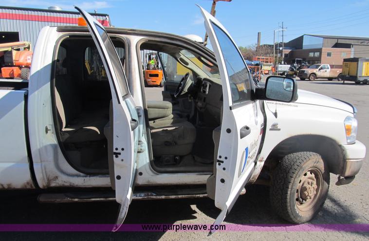 image for item B2926 2007 Dodge Ram 2500 HD Quad Cab pickup truck