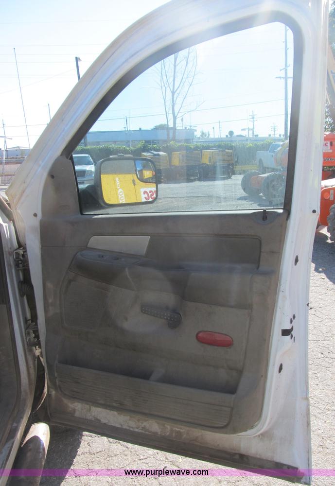 image for item B2926 2007 Dodge Ram 2500 HD Quad Cab pickup truck