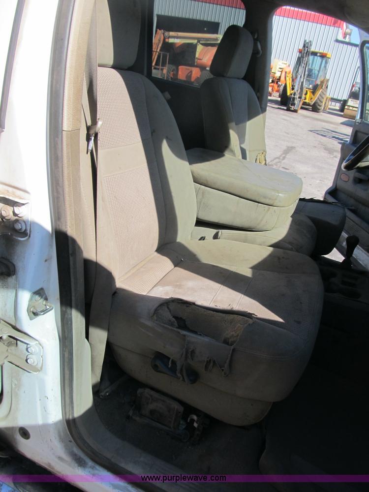 image for item B2926 2007 Dodge Ram 2500 HD Quad Cab pickup truck