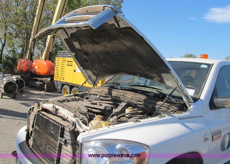image for item B2926 2007 Dodge Ram 2500 HD Quad Cab pickup truck