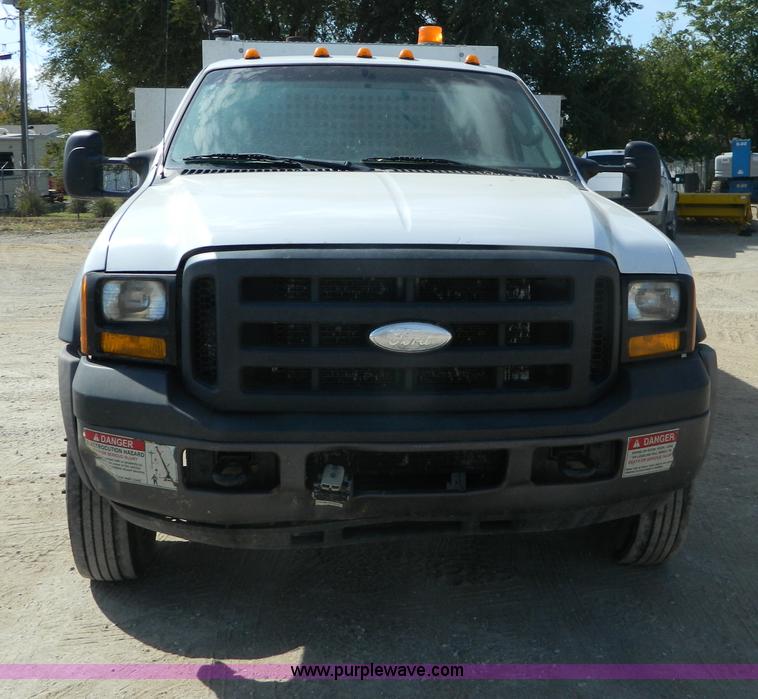image for item B3927 2007 Ford F550 XL Super Duty service truck