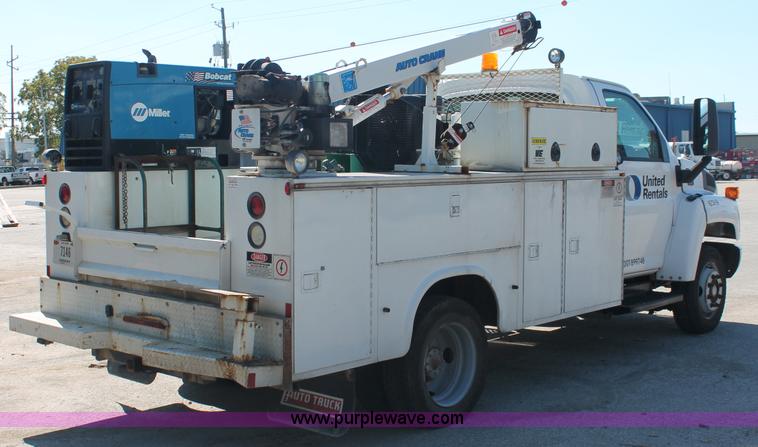 image for item C2904 2006 Chevrolet C5500 service truck