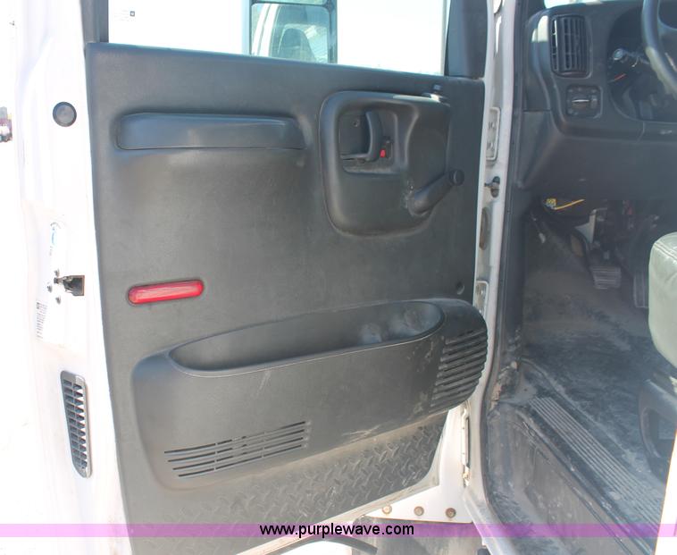 image for item C2904 2006 Chevrolet C5500 service truck