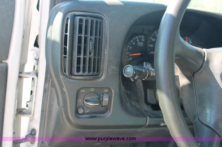 image for item C2904 2006 Chevrolet C5500 service truck