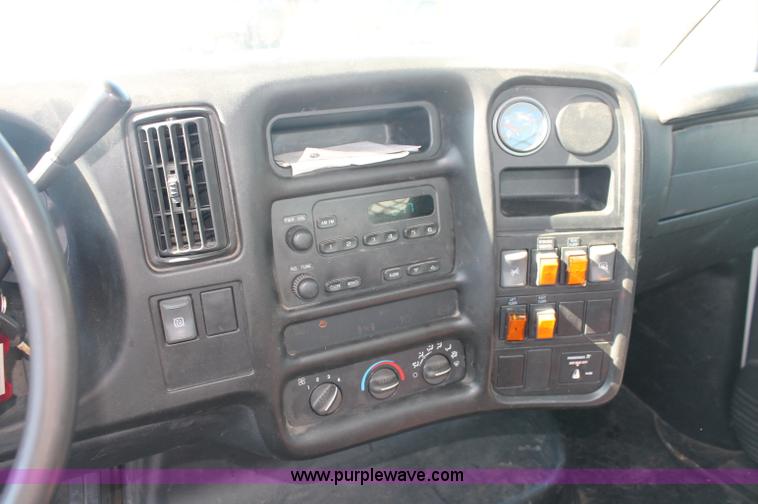 image for item C2904 2006 Chevrolet C5500 service truck