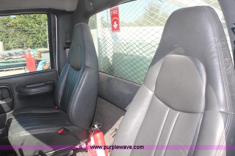 image for item C2904 2006 Chevrolet C5500 service truck