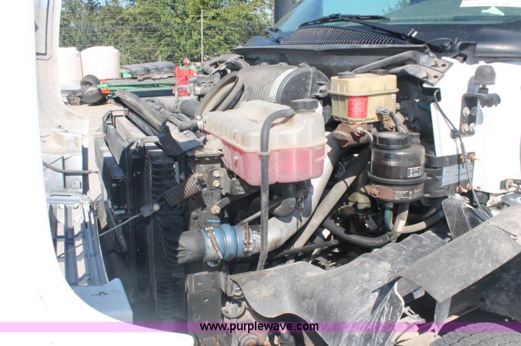 image for item C2904 2006 Chevrolet C5500 service truck