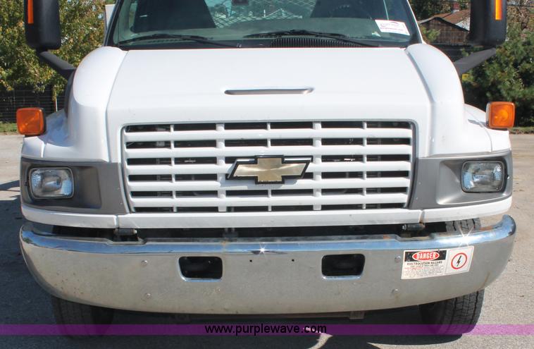 image for item C2904 2006 Chevrolet C5500 service truck