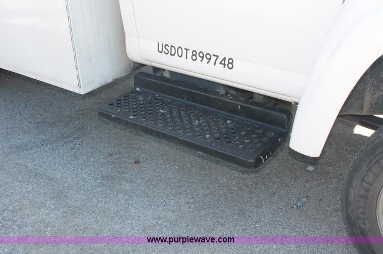 image for item C2904 2006 Chevrolet C5500 service truck