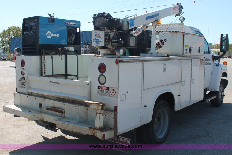 image for item C2904 2006 Chevrolet C5500 service truck