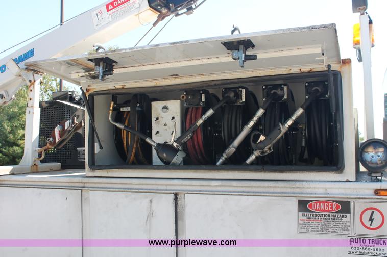 image for item C2904 2006 Chevrolet C5500 service truck