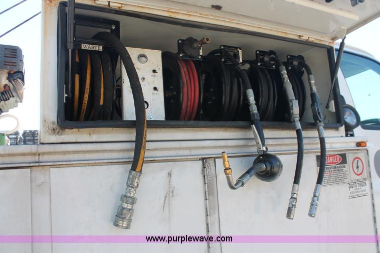 image for item C2904 2006 Chevrolet C5500 service truck