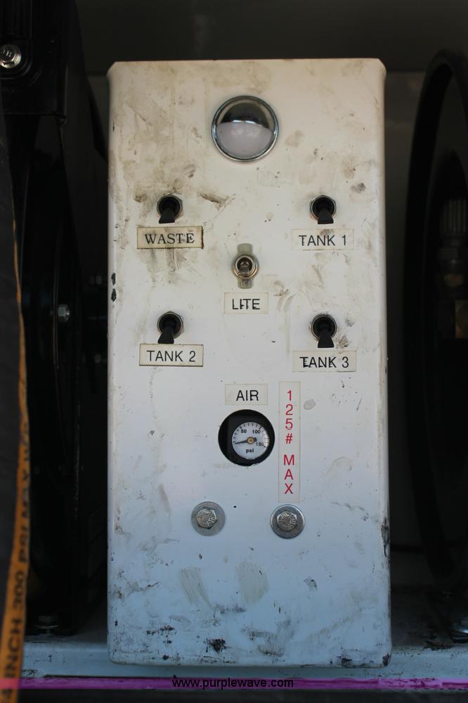 image for item C2904 2006 Chevrolet C5500 service truck