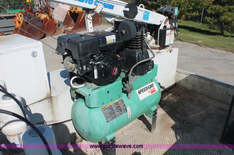 image for item C2904 2006 Chevrolet C5500 service truck