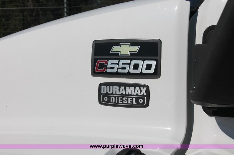 image for item C2904 2006 Chevrolet C5500 service truck