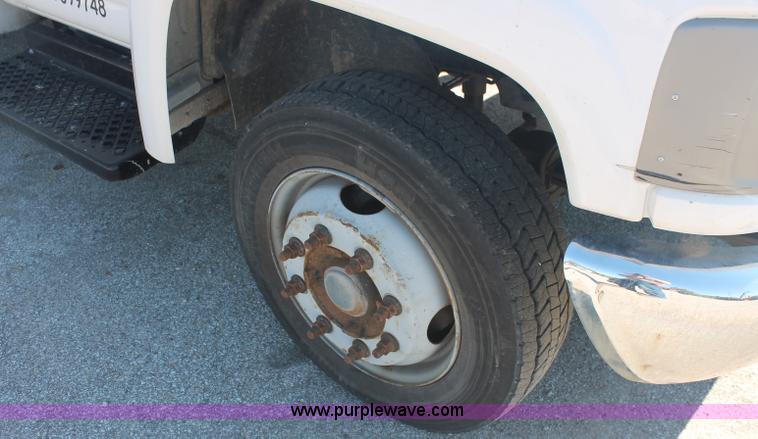 image for item C2904 2006 Chevrolet C5500 service truck