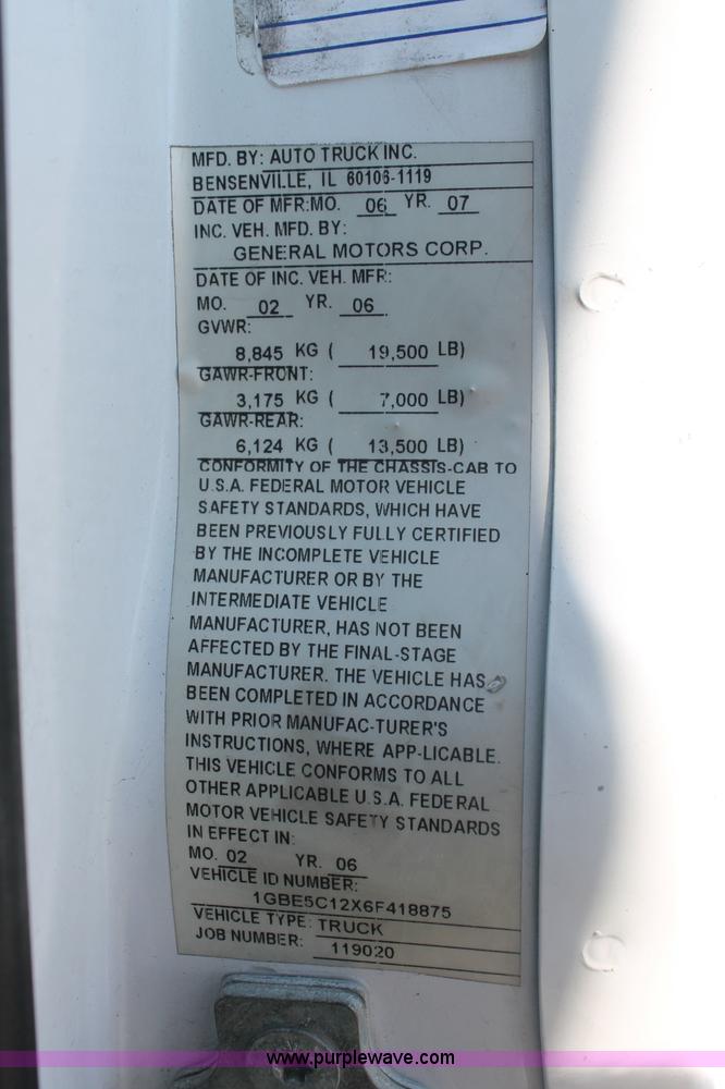 image for item C2904 2006 Chevrolet C5500 service truck