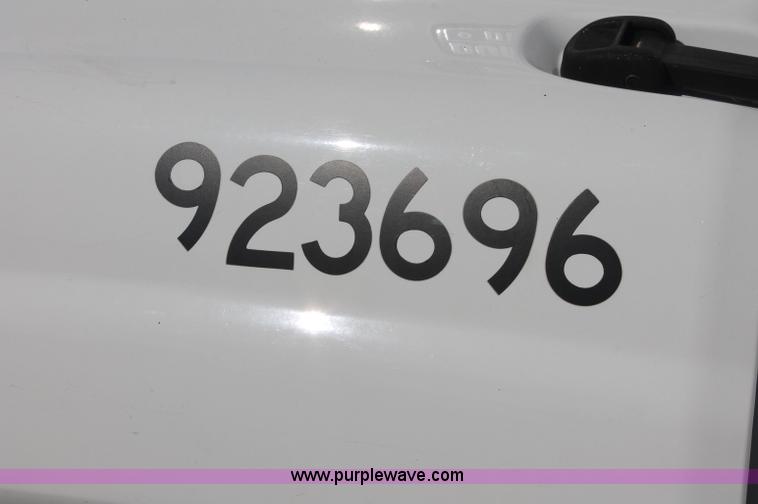 image for item C2904 2006 Chevrolet C5500 service truck