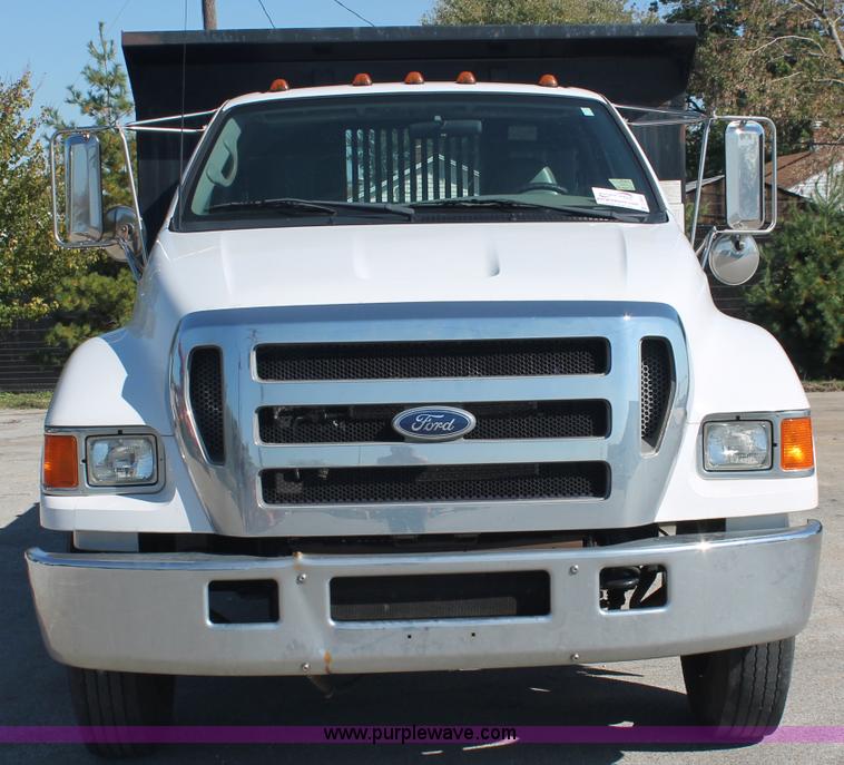image for item C2905 2005 Ford F650 flatbed dump truck