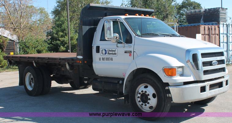 image for item C2905 2005 Ford F650 flatbed dump truck