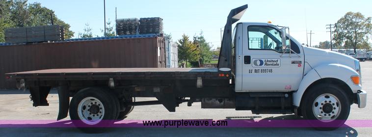 image for item C2905 2005 Ford F650 flatbed dump truck