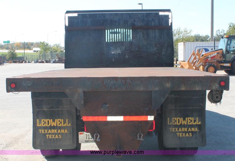 image for item C2905 2005 Ford F650 flatbed dump truck