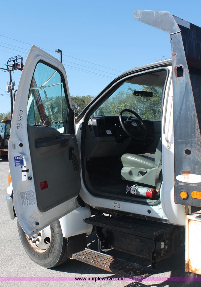 image for item C2905 2005 Ford F650 flatbed dump truck