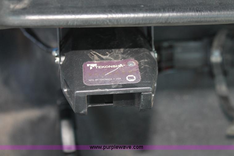 image for item C2905 2005 Ford F650 flatbed dump truck