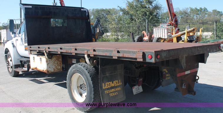 image for item C2905 2005 Ford F650 flatbed dump truck