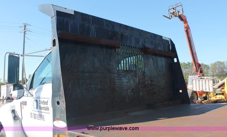 image for item C2905 2005 Ford F650 flatbed dump truck