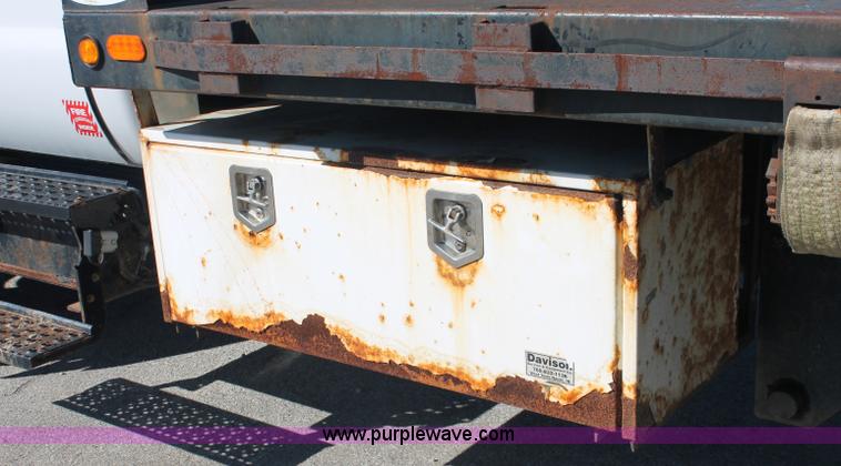 image for item C2905 2005 Ford F650 flatbed dump truck