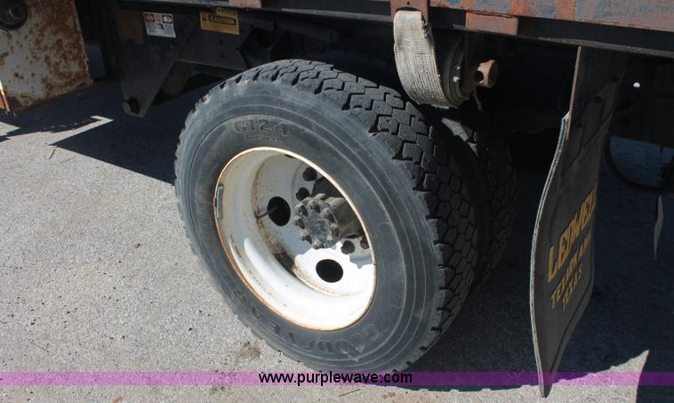 image for item C2905 2005 Ford F650 flatbed dump truck