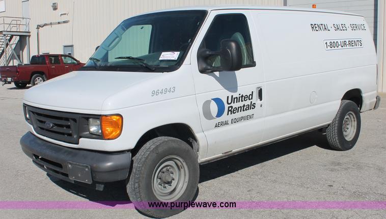 image for item C2906 2007 Ford Econoline E350 cargo van
