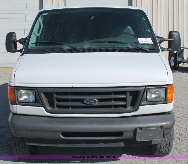 image for item C2906 2007 Ford Econoline E350 cargo van