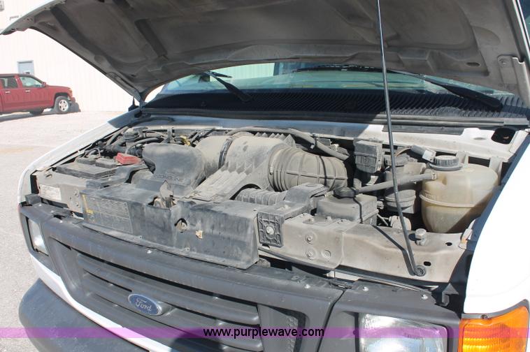 image for item C2906 2007 Ford Econoline E350 cargo van