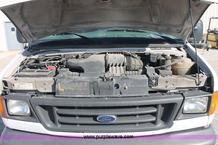 image for item C2906 2007 Ford Econoline E350 cargo van