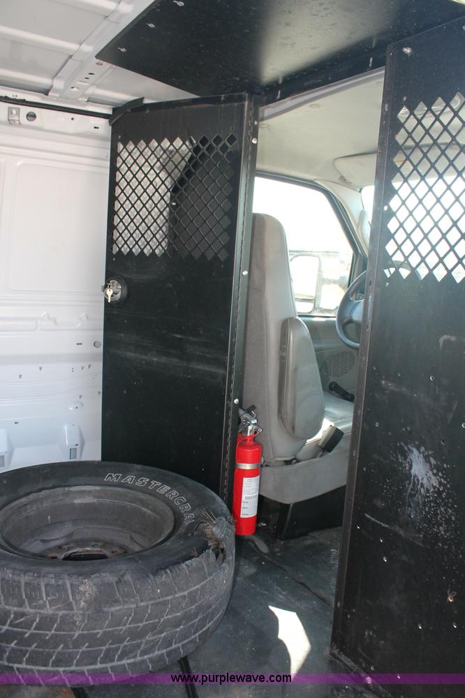 image for item C2906 2007 Ford Econoline E350 cargo van