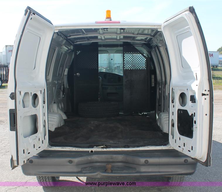 image for item C2906 2007 Ford Econoline E350 cargo van