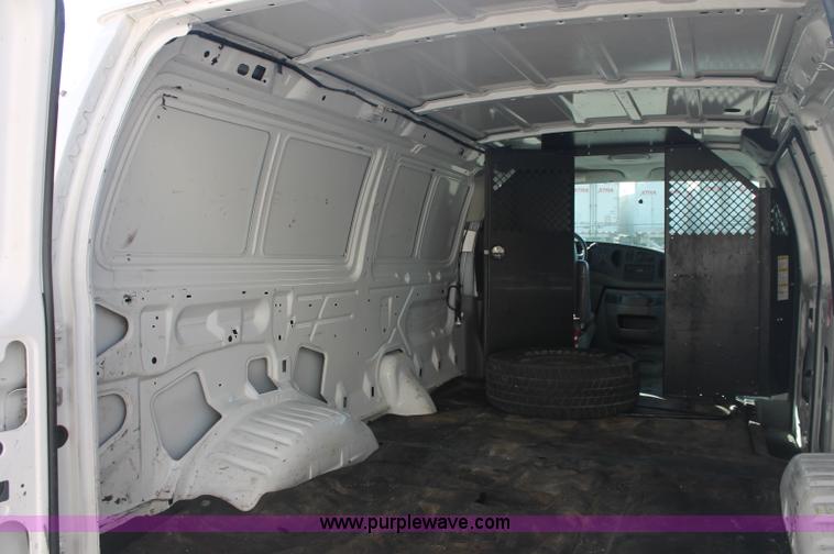 image for item C2906 2007 Ford Econoline E350 cargo van