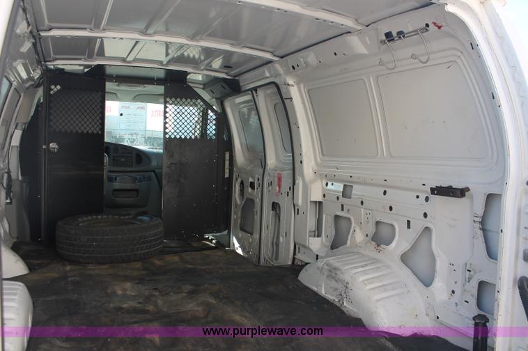 image for item C2906 2007 Ford Econoline E350 cargo van