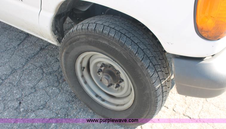 image for item C2906 2007 Ford Econoline E350 cargo van