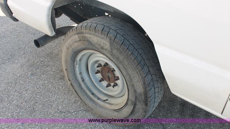 image for item C2906 2007 Ford Econoline E350 cargo van