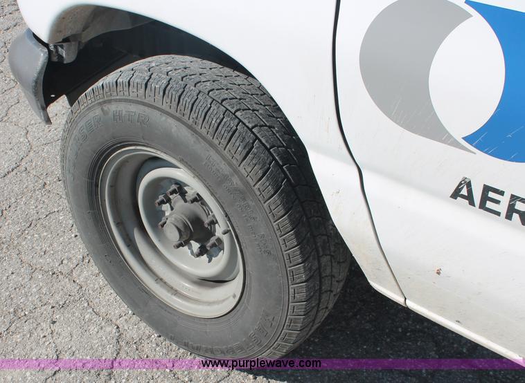 image for item C2906 2007 Ford Econoline E350 cargo van