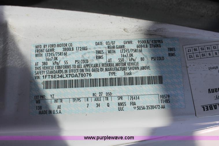 image for item C2906 2007 Ford Econoline E350 cargo van